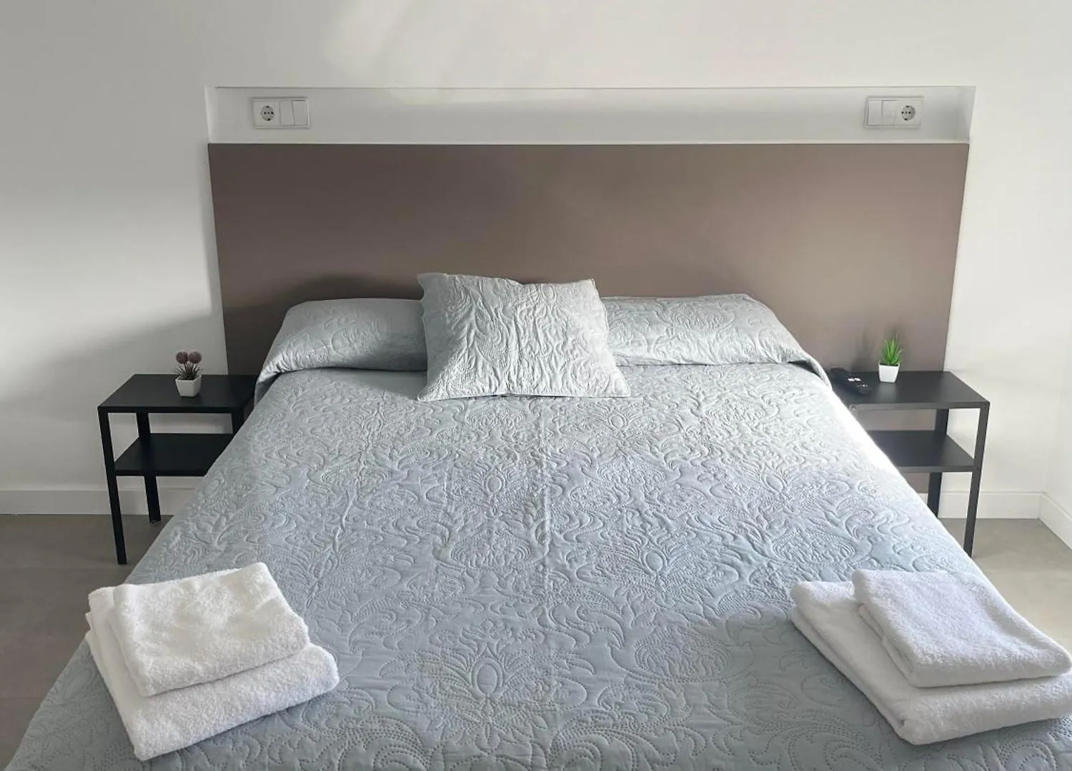 Hostal La Masia Manresa 0*,  Spain